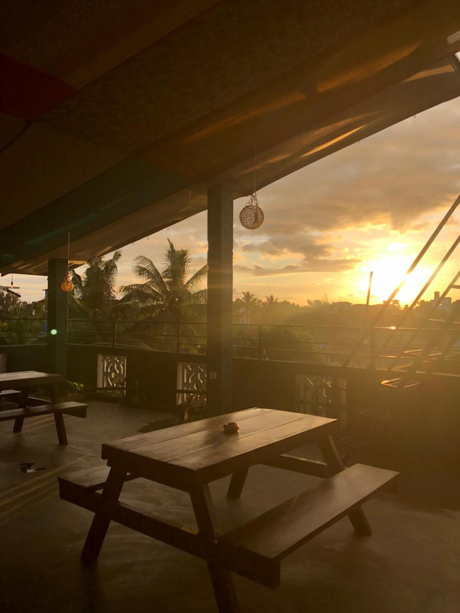 Beach Break Surf Hostel Weligama Exterior foto