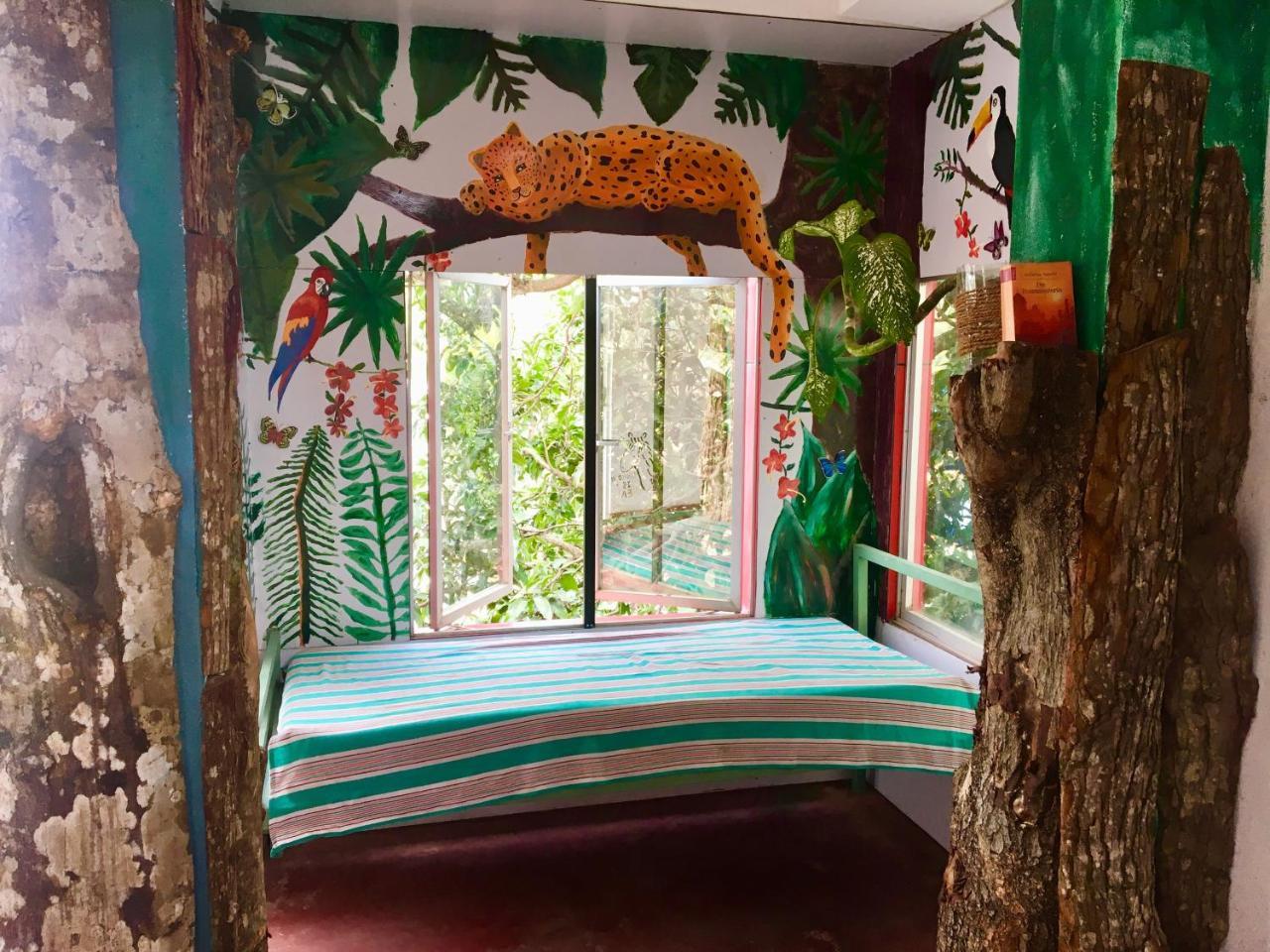 Beach Break Surf Hostel Weligama Exterior foto